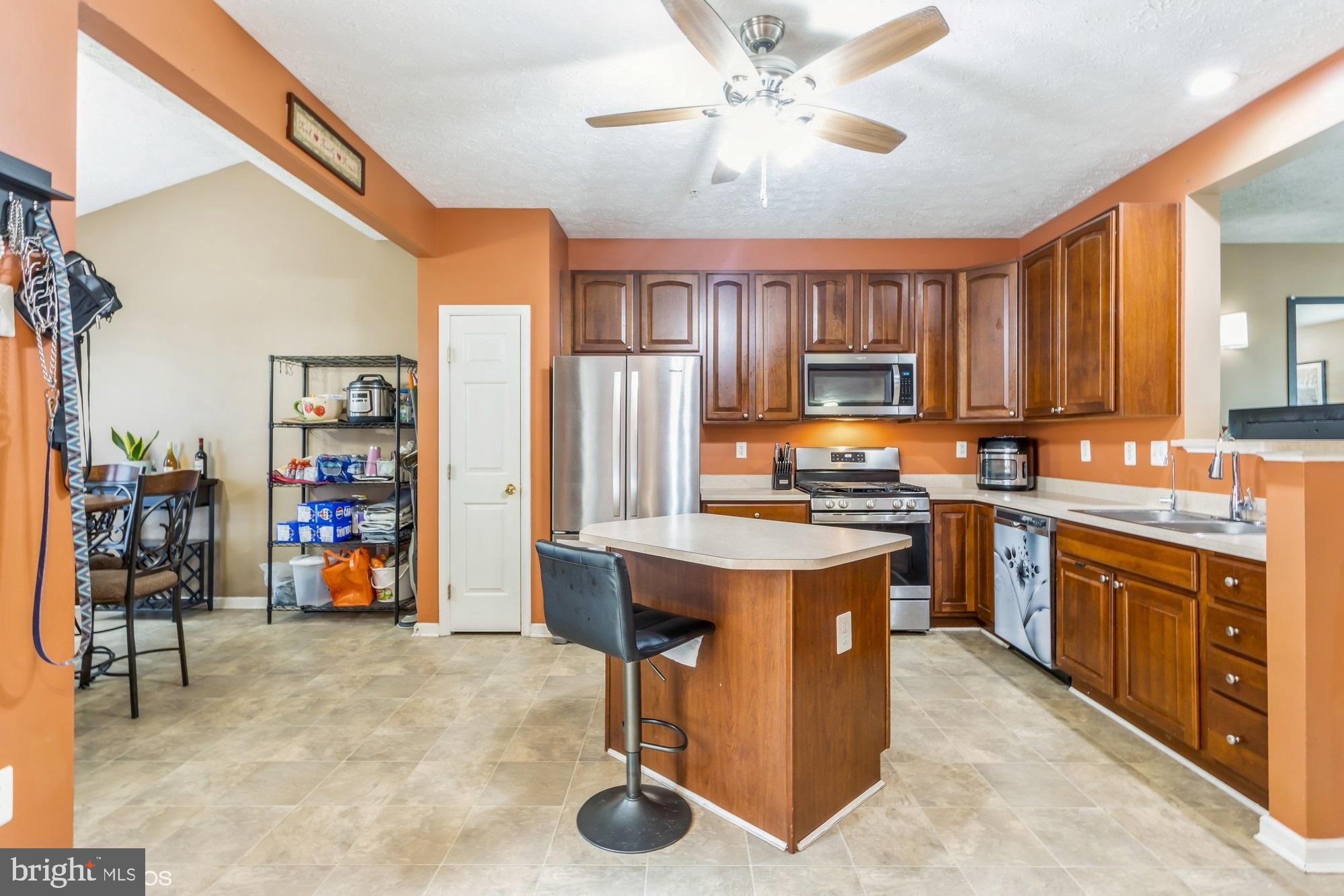 HOLLY WOODS - Residential