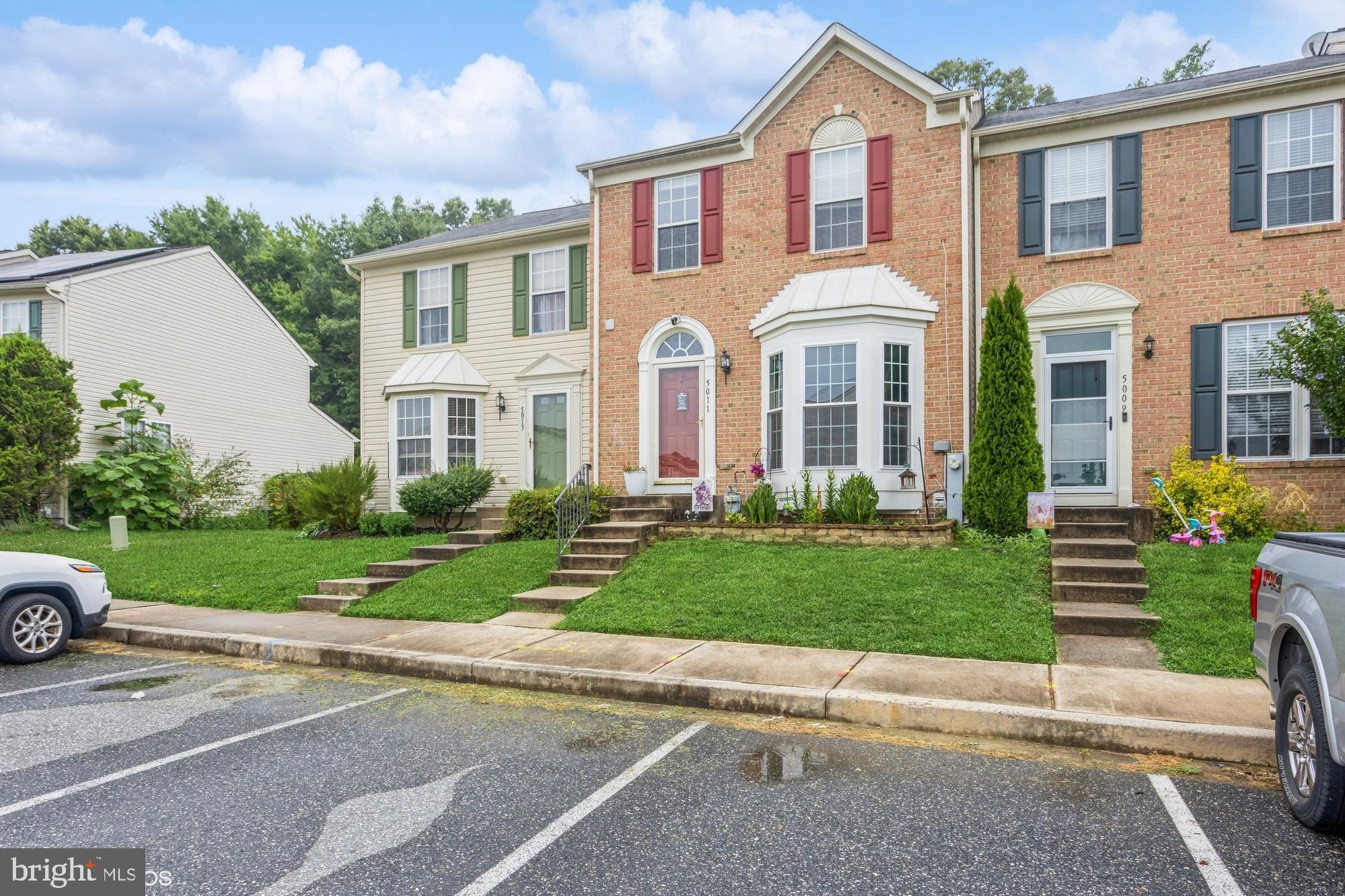 HOLLY WOODS - Residential