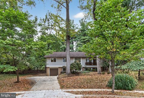 Photo of 5 Don Mills Court, ROCKVILLE, MD 20850 (MLS # MDMC2200622)