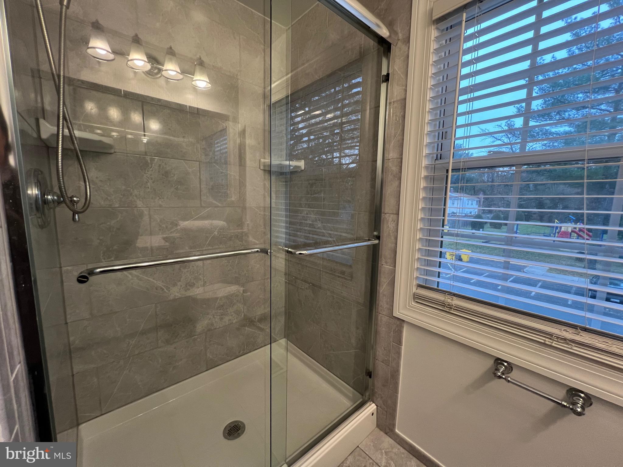 CROFTON SQUARE - Residential Lease