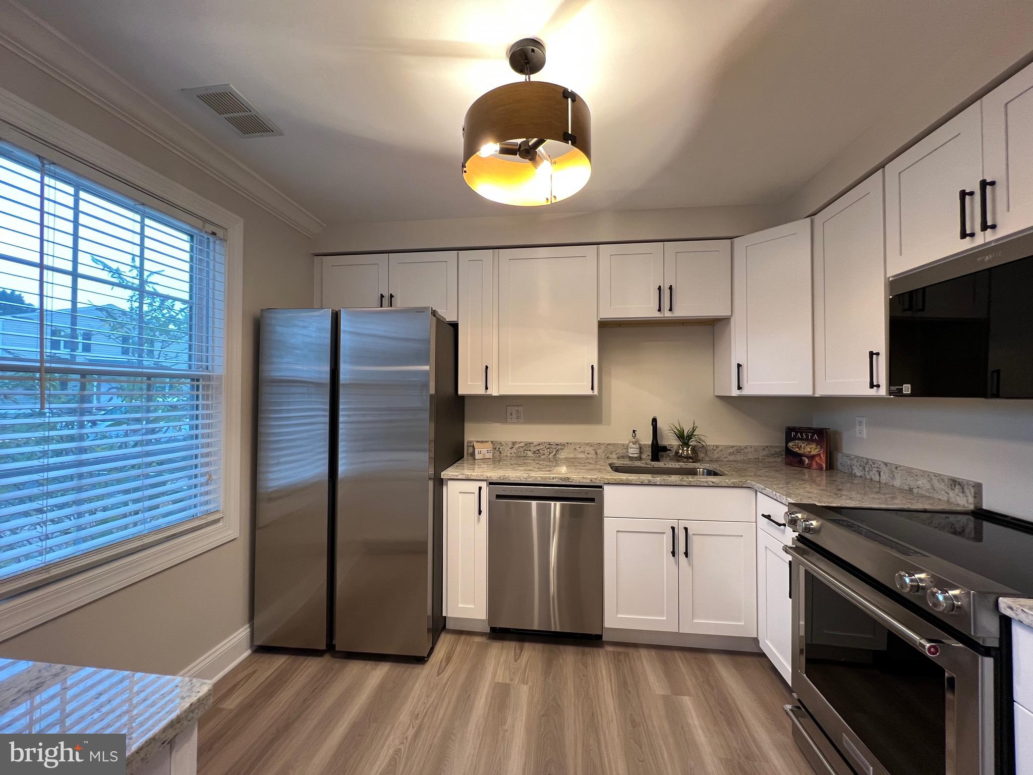 CROFTON SQUARE - Residential Lease