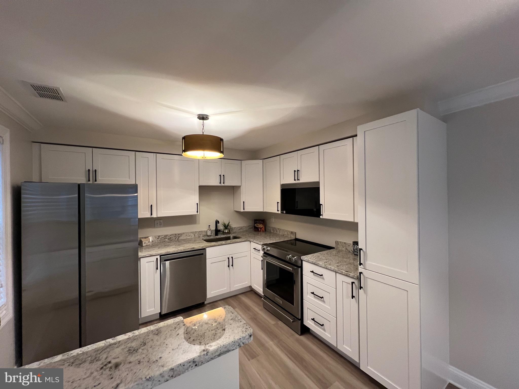 CROFTON SQUARE - Residential Lease