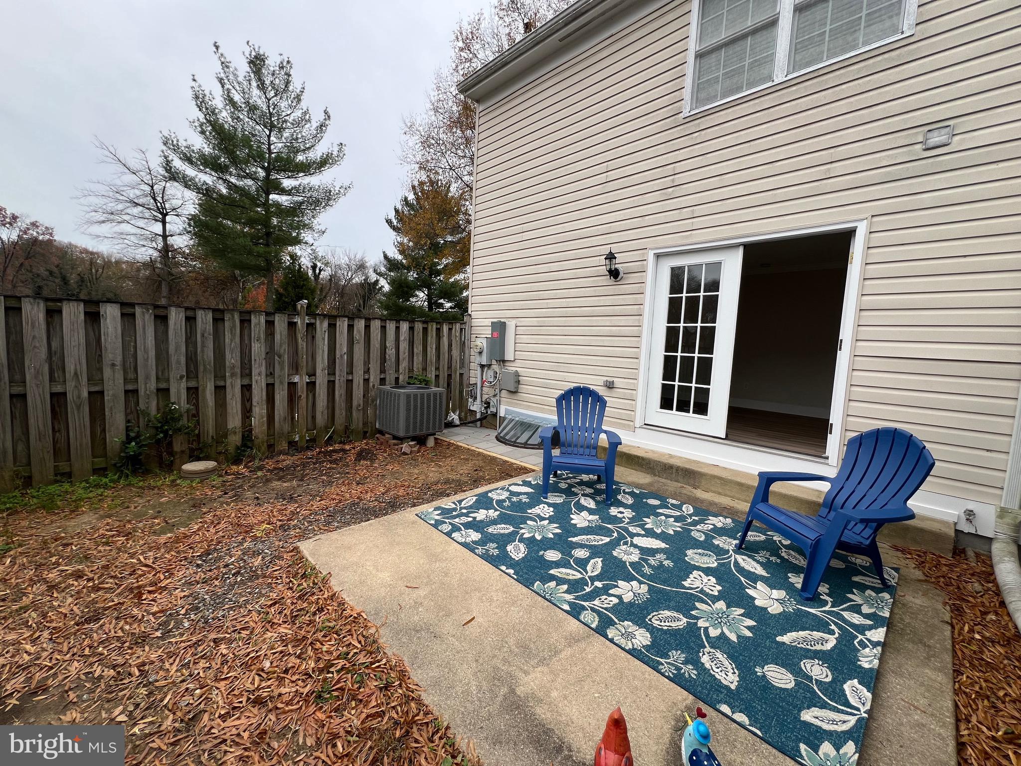 CROFTON SQUARE - Residential Lease