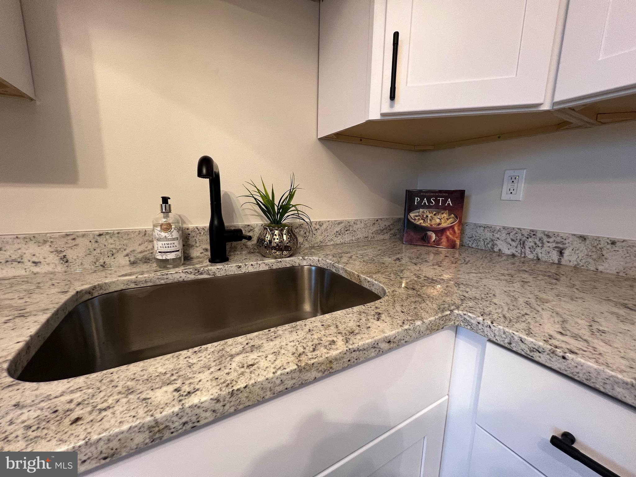 CROFTON SQUARE - Residential Lease