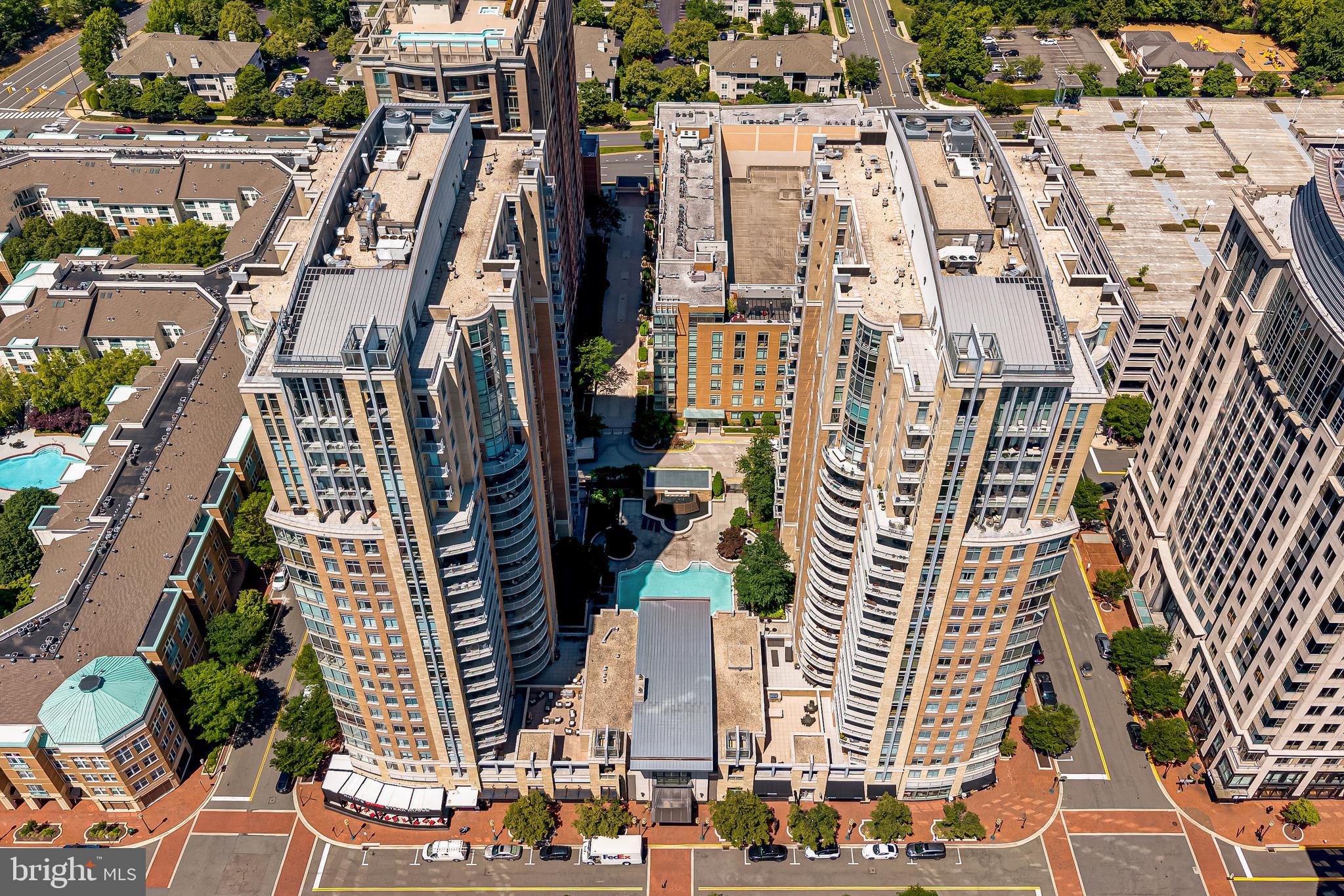 MIDTOWN AT RESTON TOWN CENTER - Residential