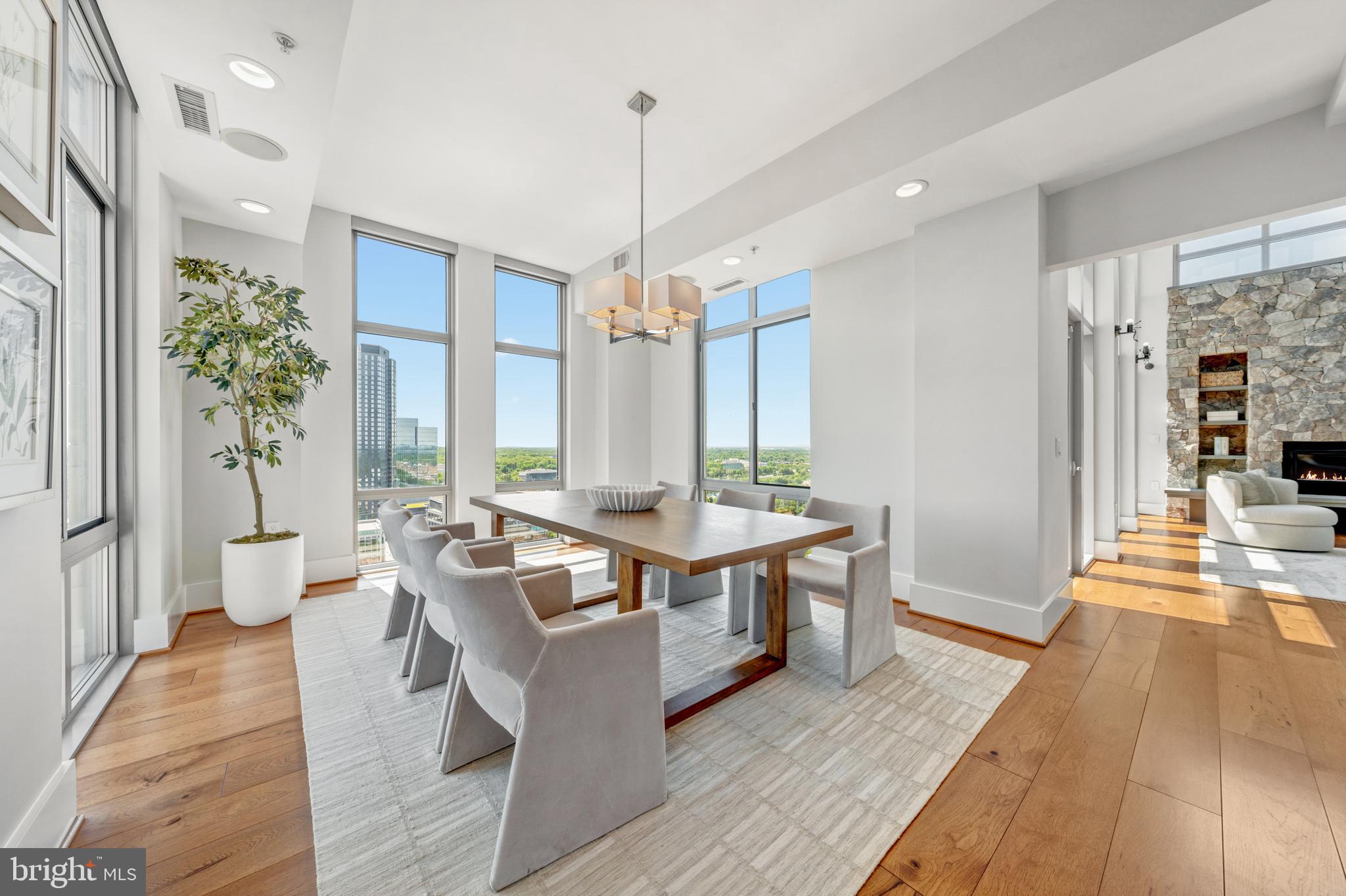 MIDTOWN AT RESTON TOWN CENTER - Residential