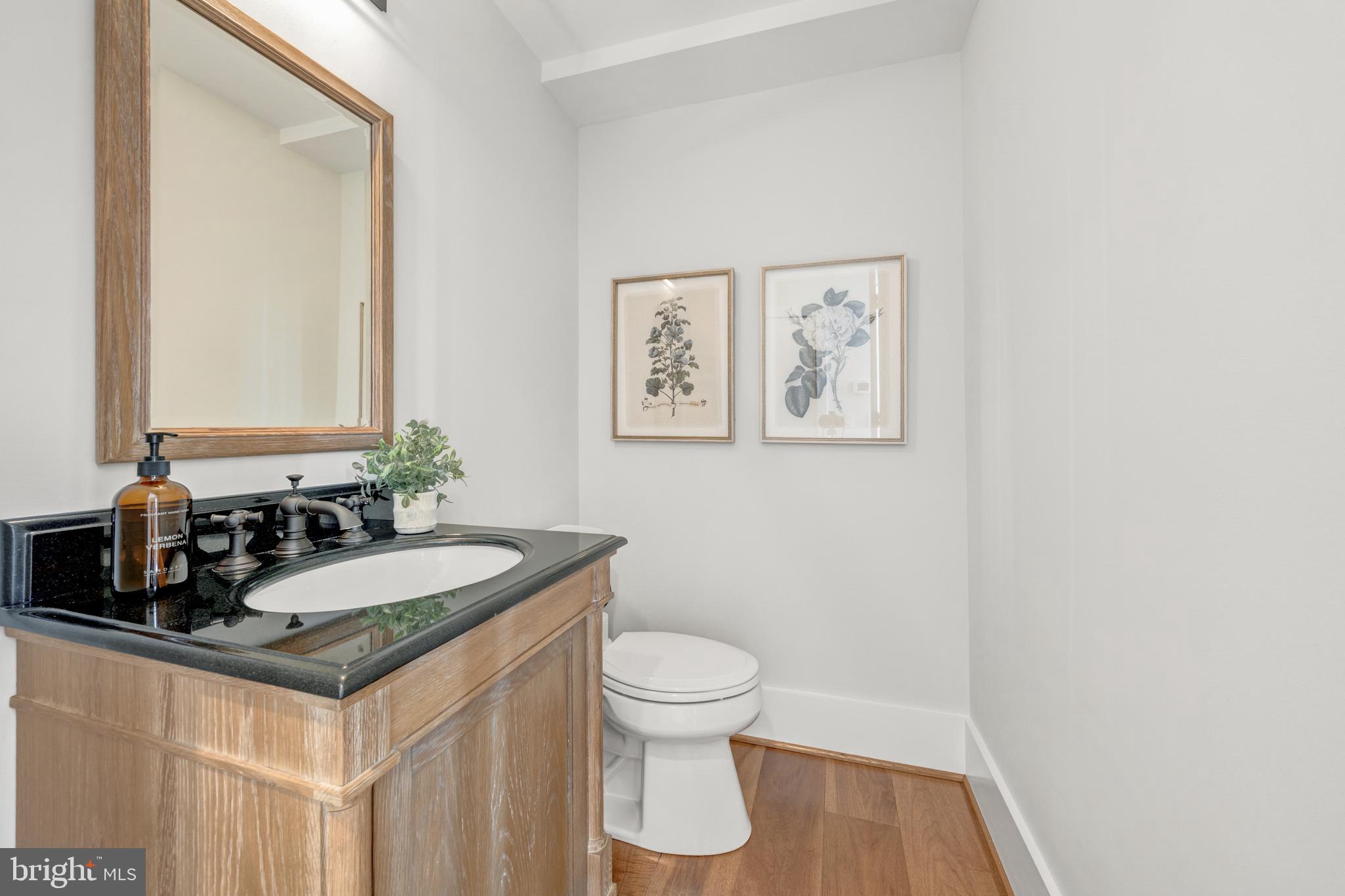 MIDTOWN AT RESTON TOWN CENTER - Residential