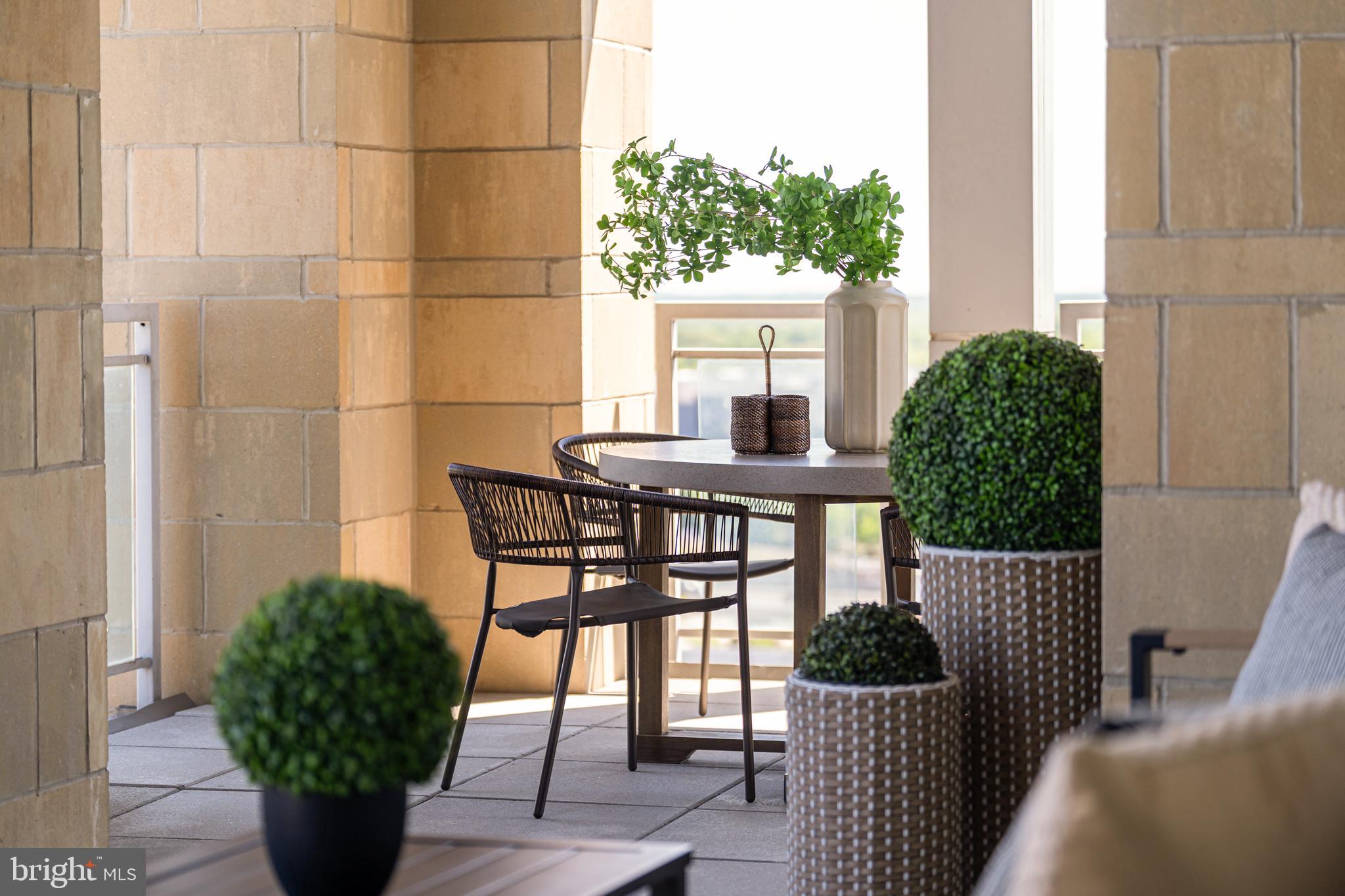 MIDTOWN AT RESTON TOWN CENTER - Residential