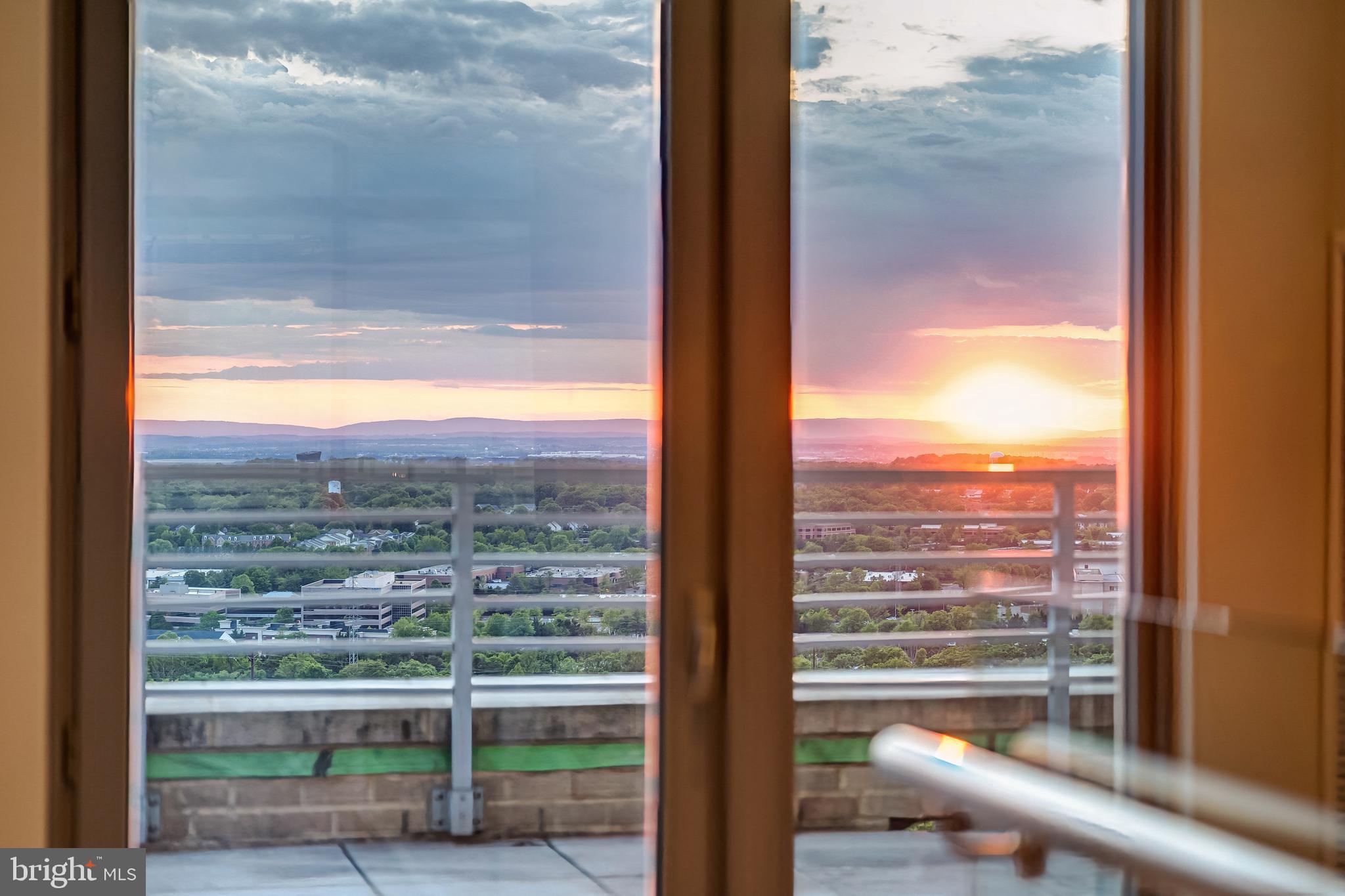 MIDTOWN AT RESTON TOWN CENTER - Residential