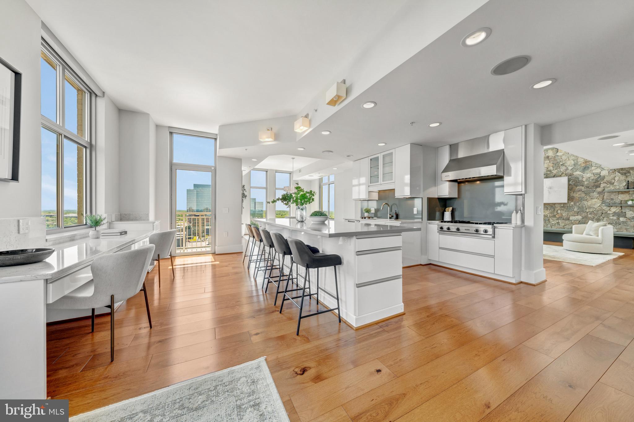 MIDTOWN AT RESTON TOWN CENTER - Residential