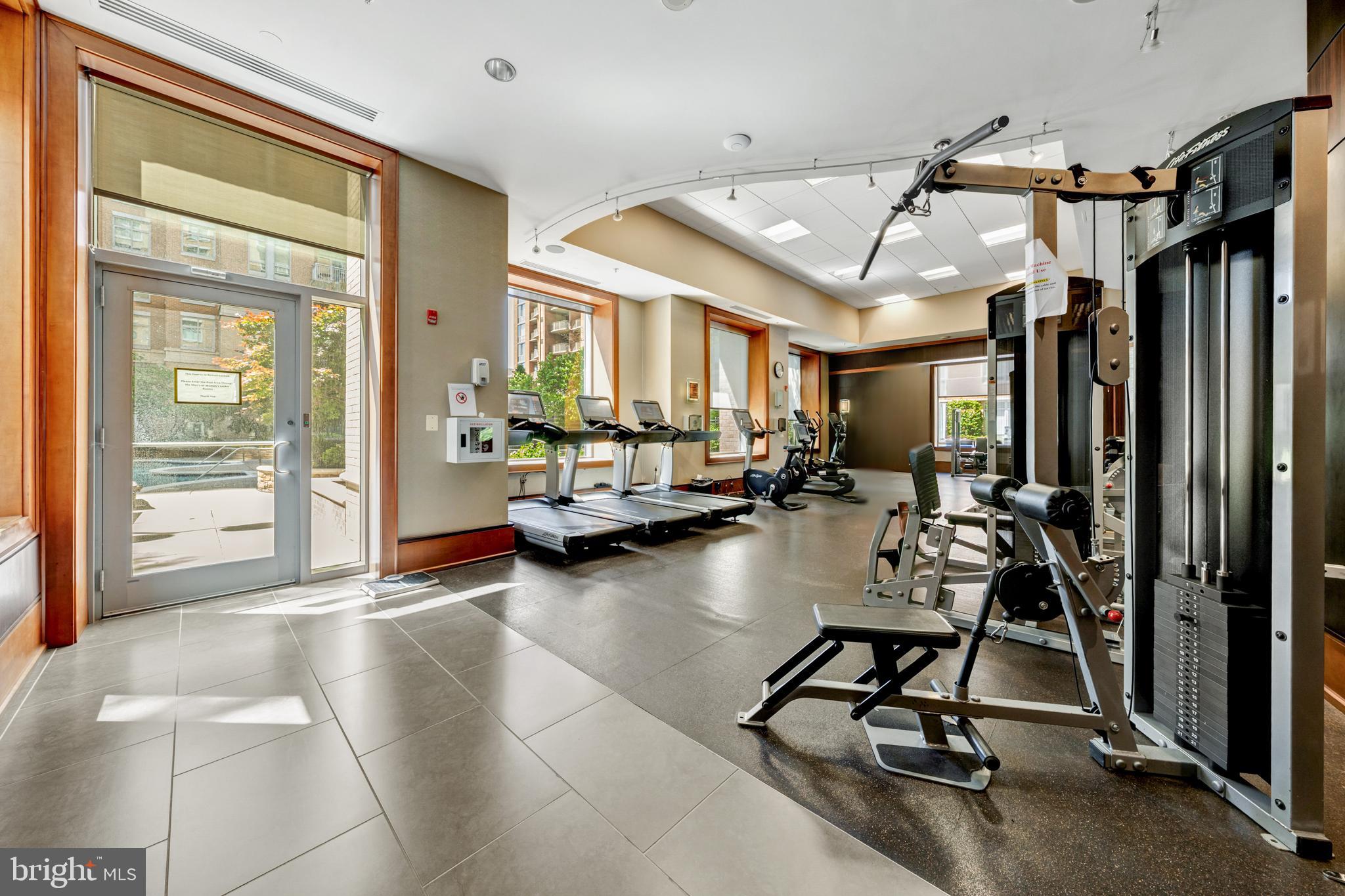 MIDTOWN AT RESTON TOWN CENTER - Residential