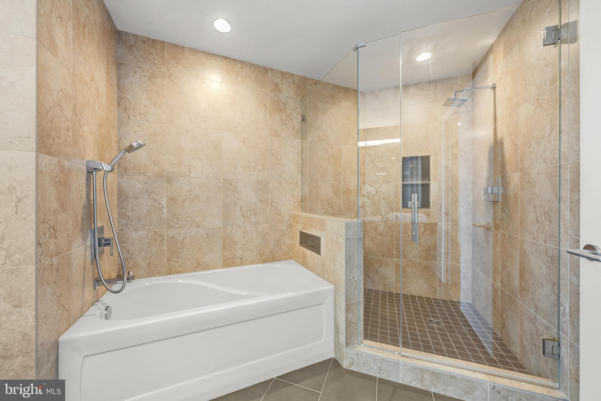 MIDTOWN AT RESTON TOWN CENTER - Residential