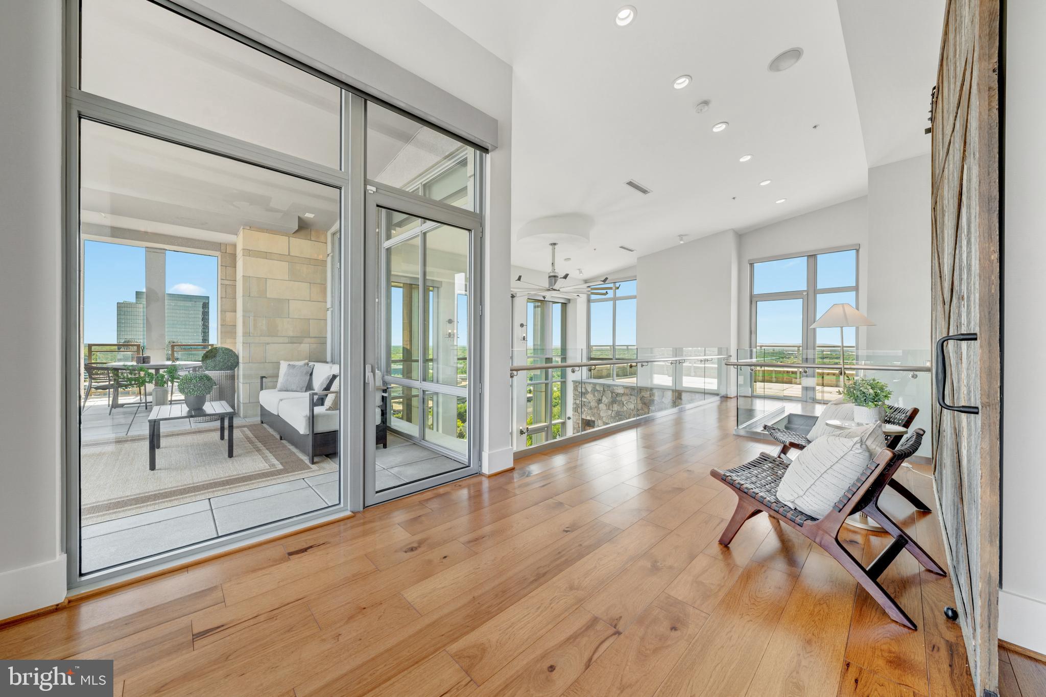 MIDTOWN AT RESTON TOWN CENTER - Residential