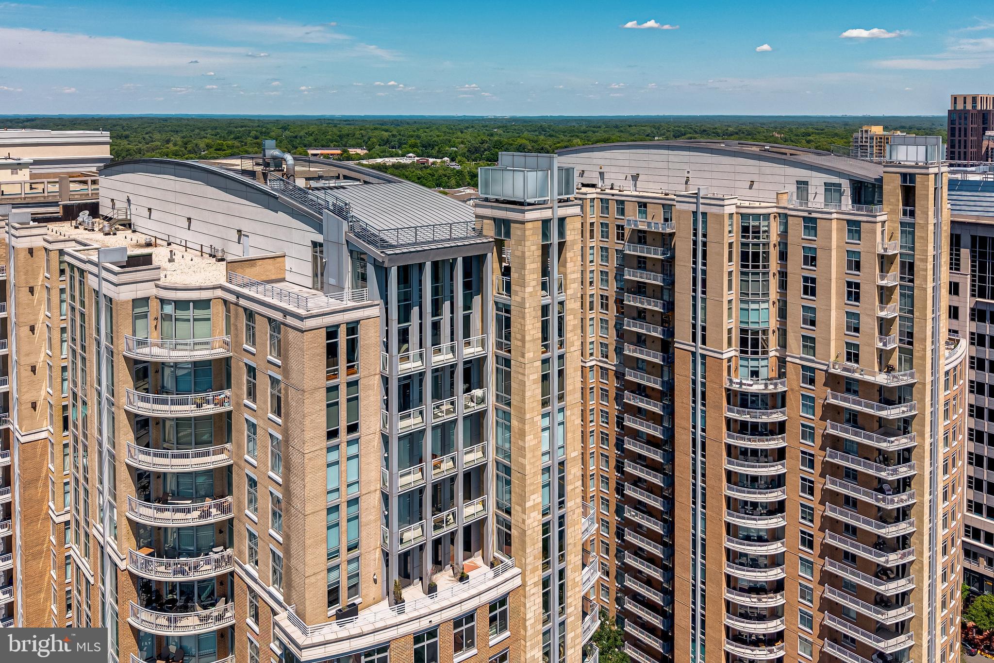 MIDTOWN AT RESTON TOWN CENTER - Residential