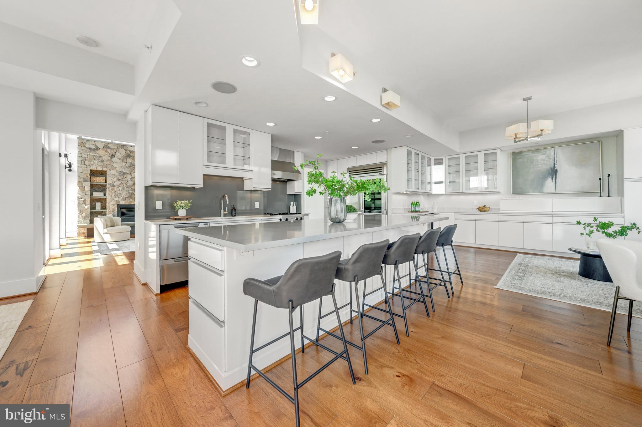 MIDTOWN AT RESTON TOWN CENTER - Residential