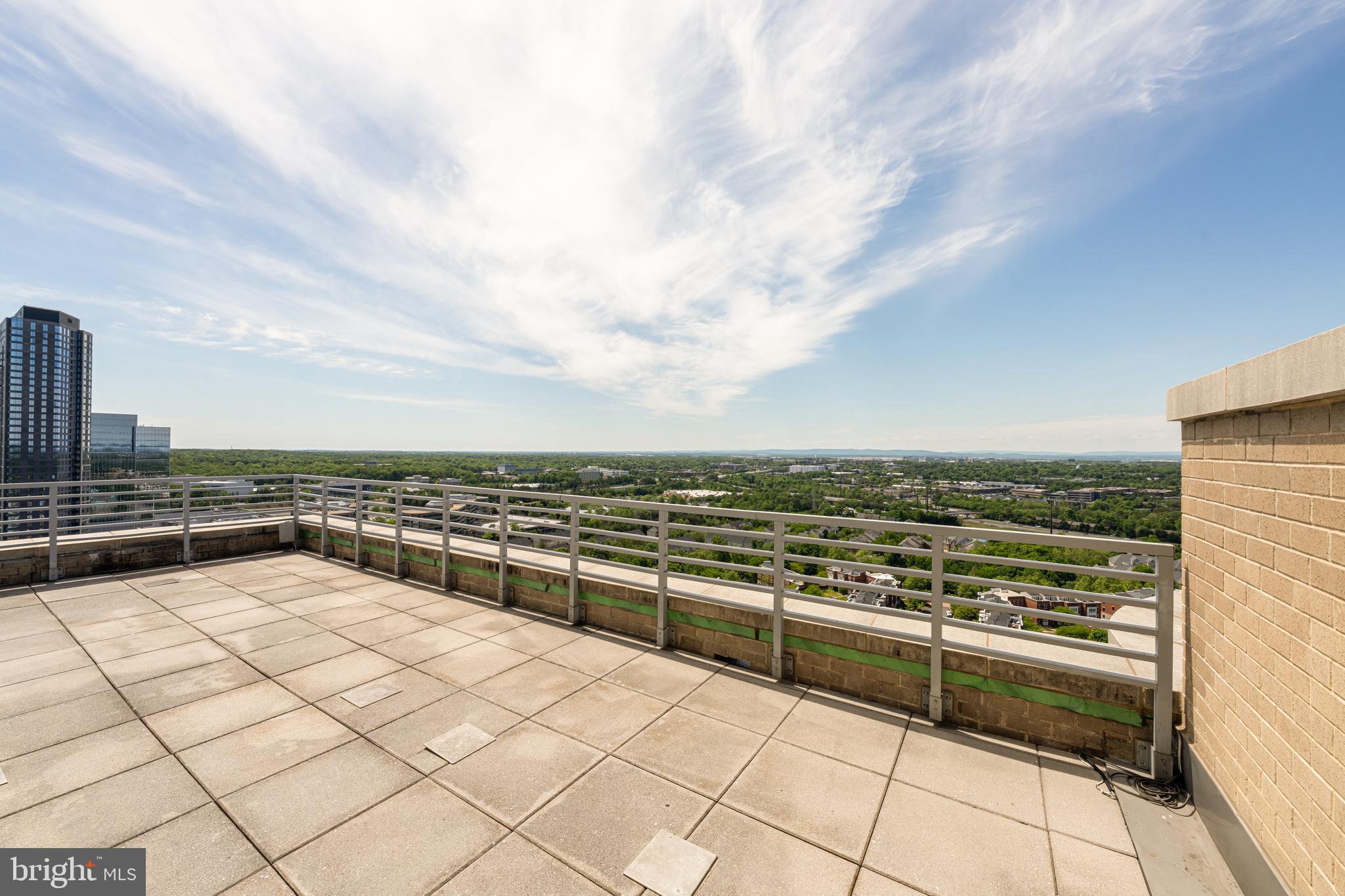 MIDTOWN AT RESTON TOWN CENTER - Residential