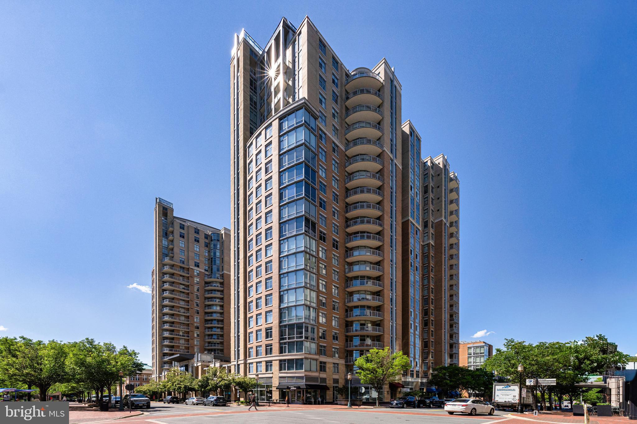 MIDTOWN AT RESTON TOWN CENTER - Residential