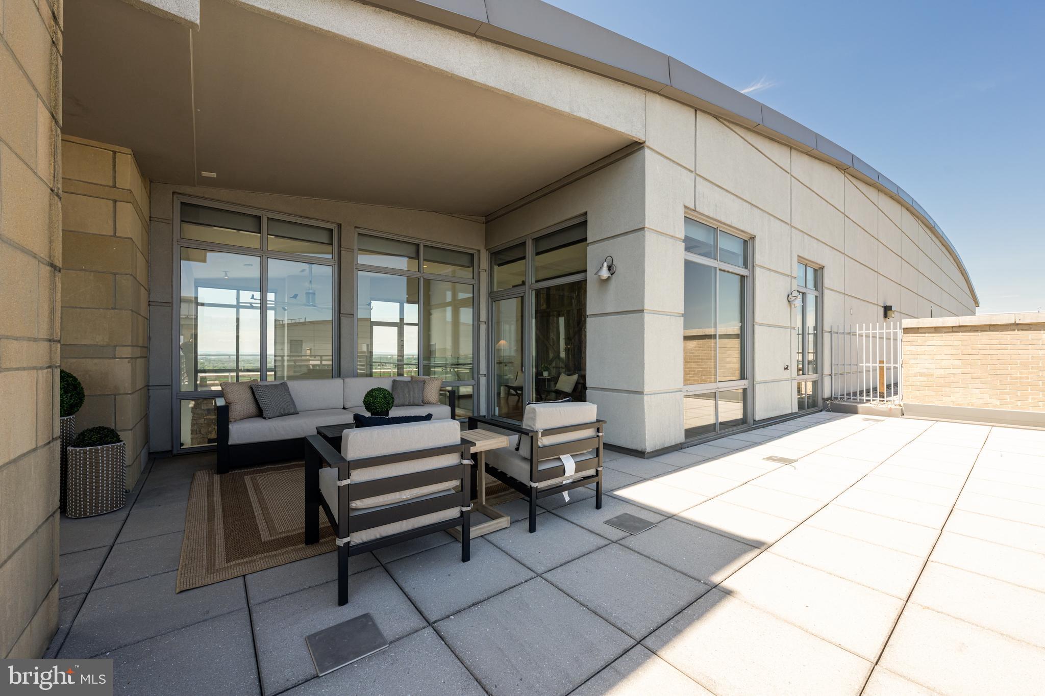 MIDTOWN AT RESTON TOWN CENTER - Residential