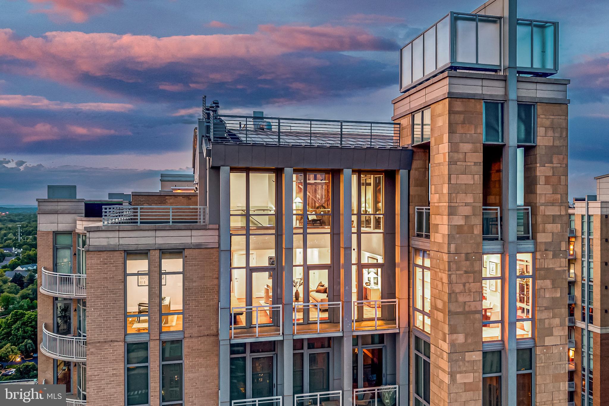 MIDTOWN AT RESTON TOWN CENTER - Residential