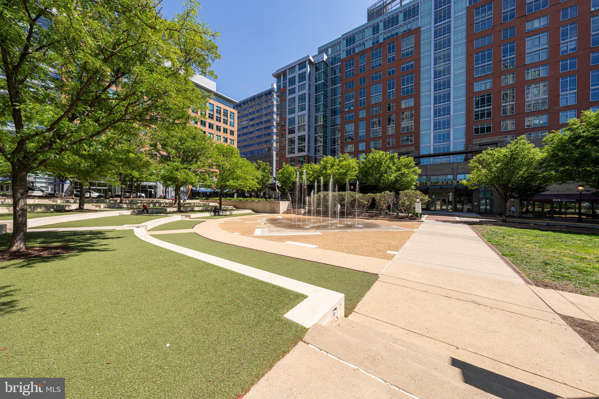 MIDTOWN AT RESTON TOWN CENTER - Residential