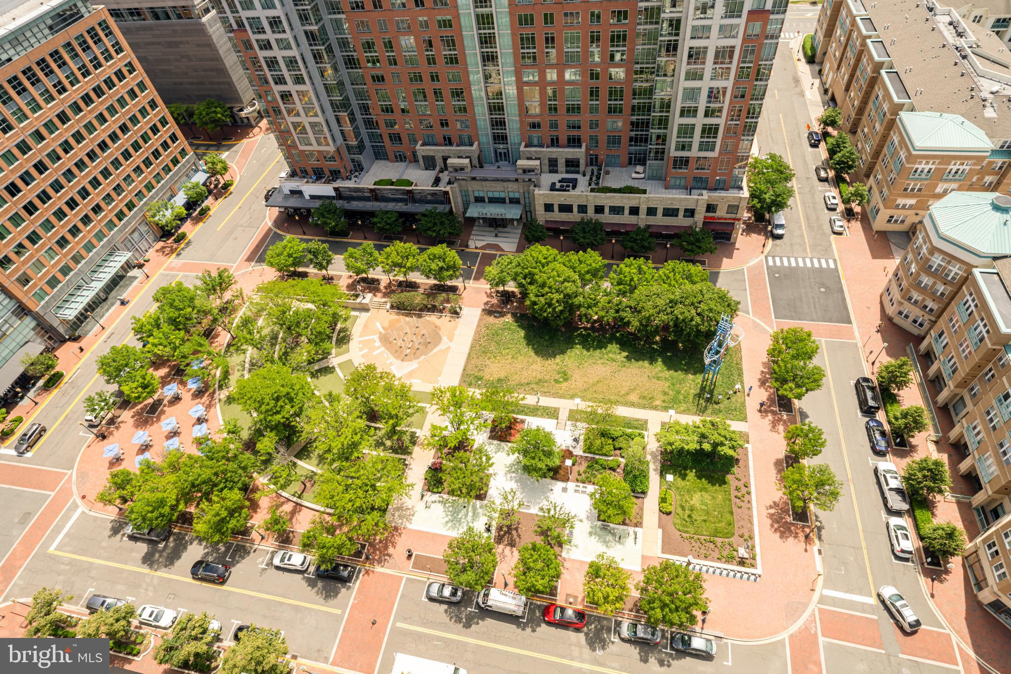 MIDTOWN AT RESTON TOWN CENTER - Residential