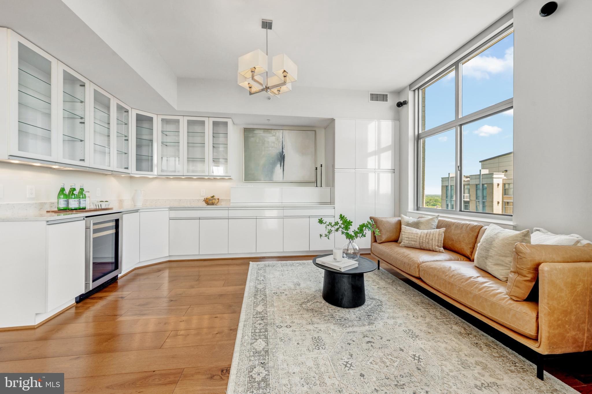 MIDTOWN AT RESTON TOWN CENTER - Residential