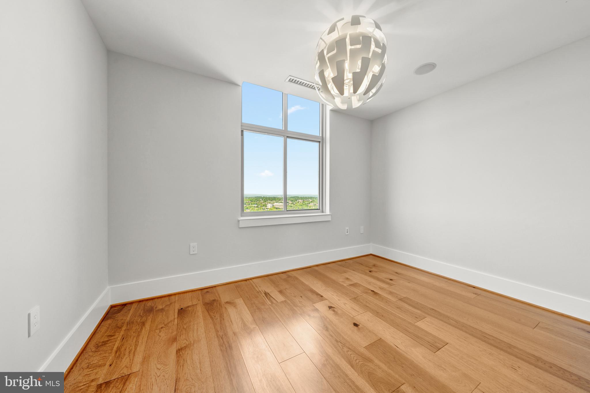 MIDTOWN AT RESTON TOWN CENTER - Residential