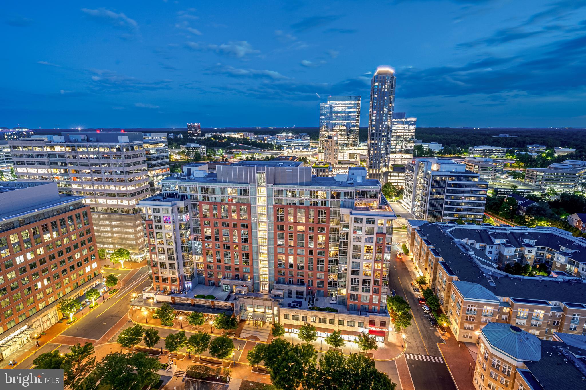 MIDTOWN AT RESTON TOWN CENTER - Residential