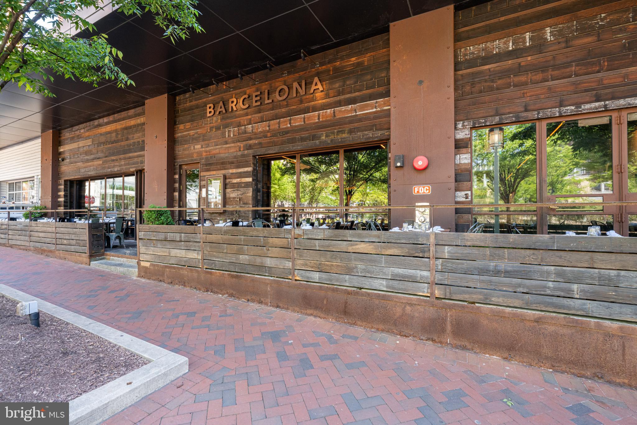 MIDTOWN AT RESTON TOWN CENTER - Residential