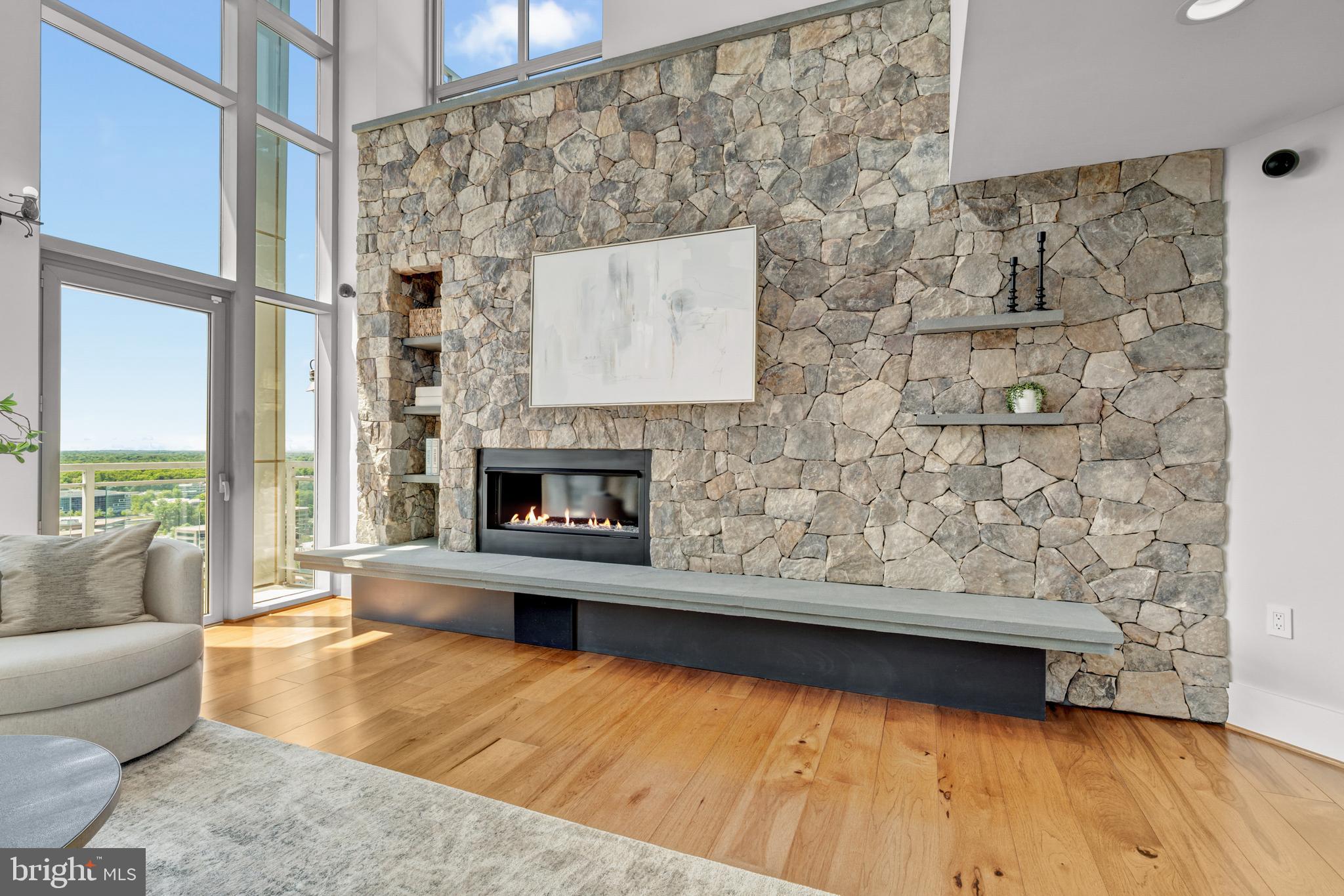 MIDTOWN AT RESTON TOWN CENTER - Residential