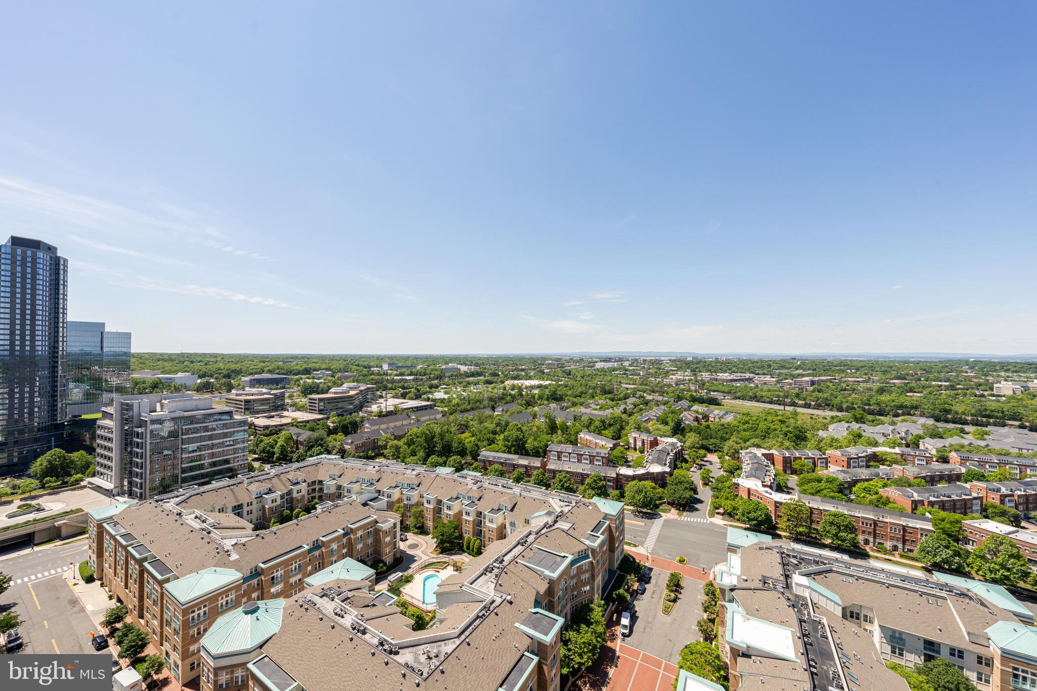 MIDTOWN AT RESTON TOWN CENTER - Residential