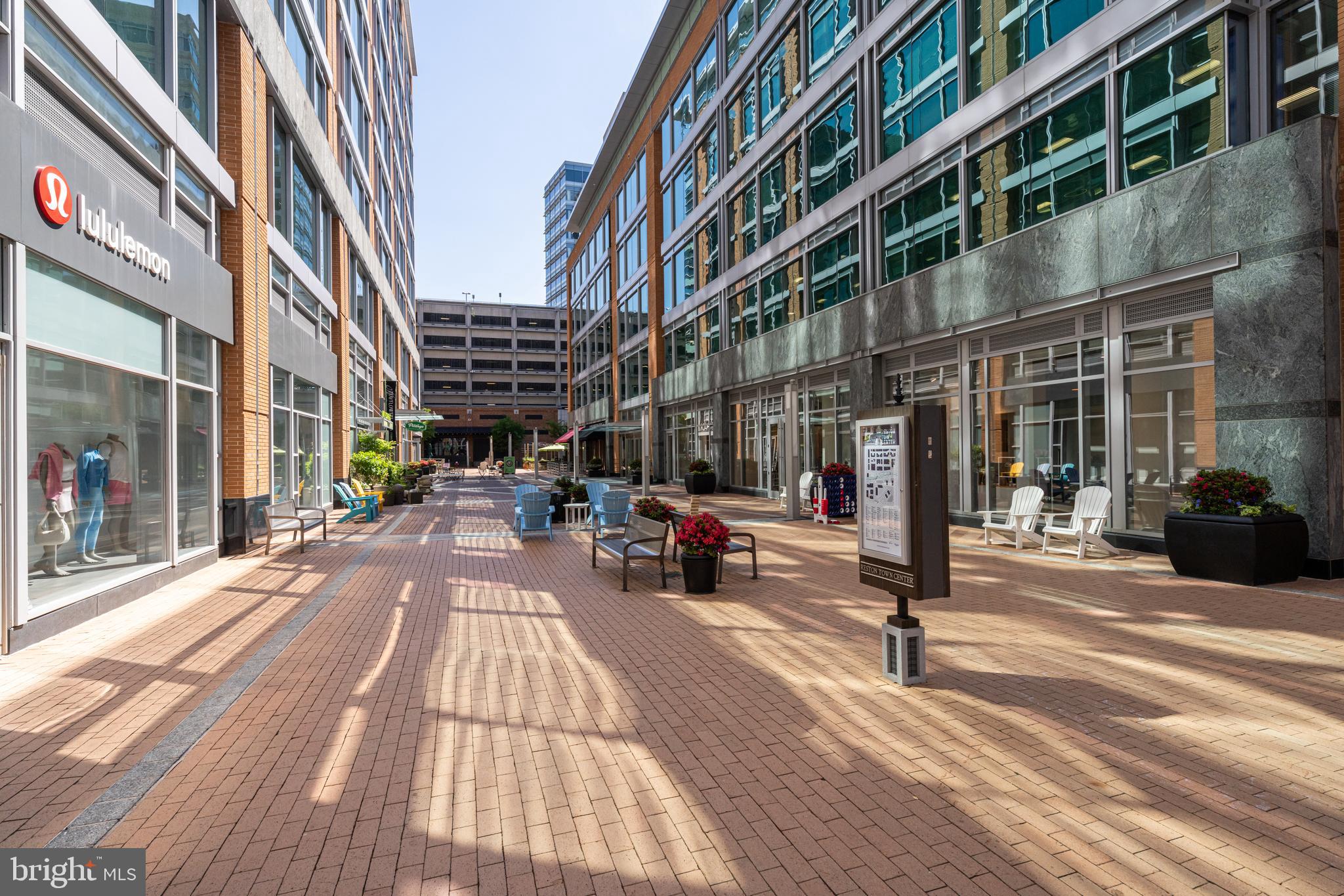 MIDTOWN AT RESTON TOWN CENTER - Residential
