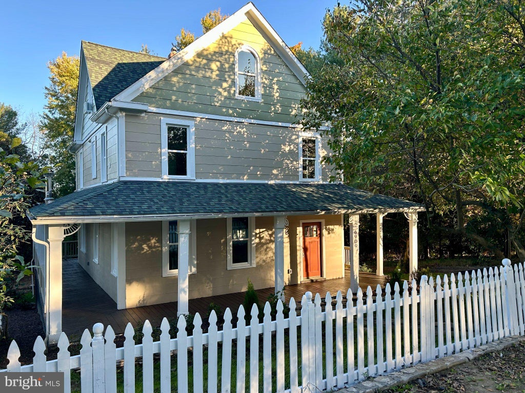 Photo of 6909 Urner Avenue, BRADDOCK HEIGHTS, MD 21714 (MLS # MDFR2091024)