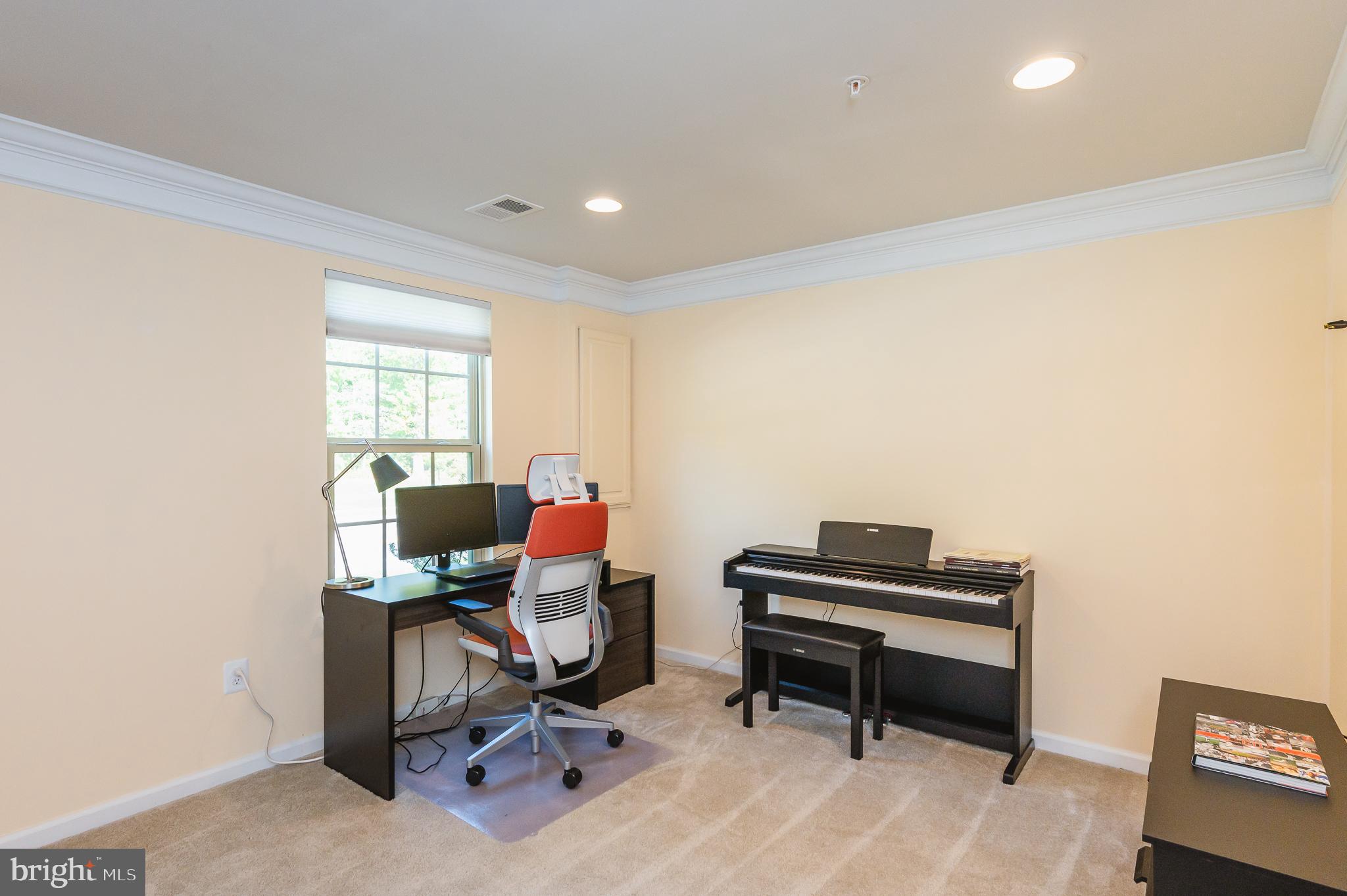 MIDDLE RIVER - Residential