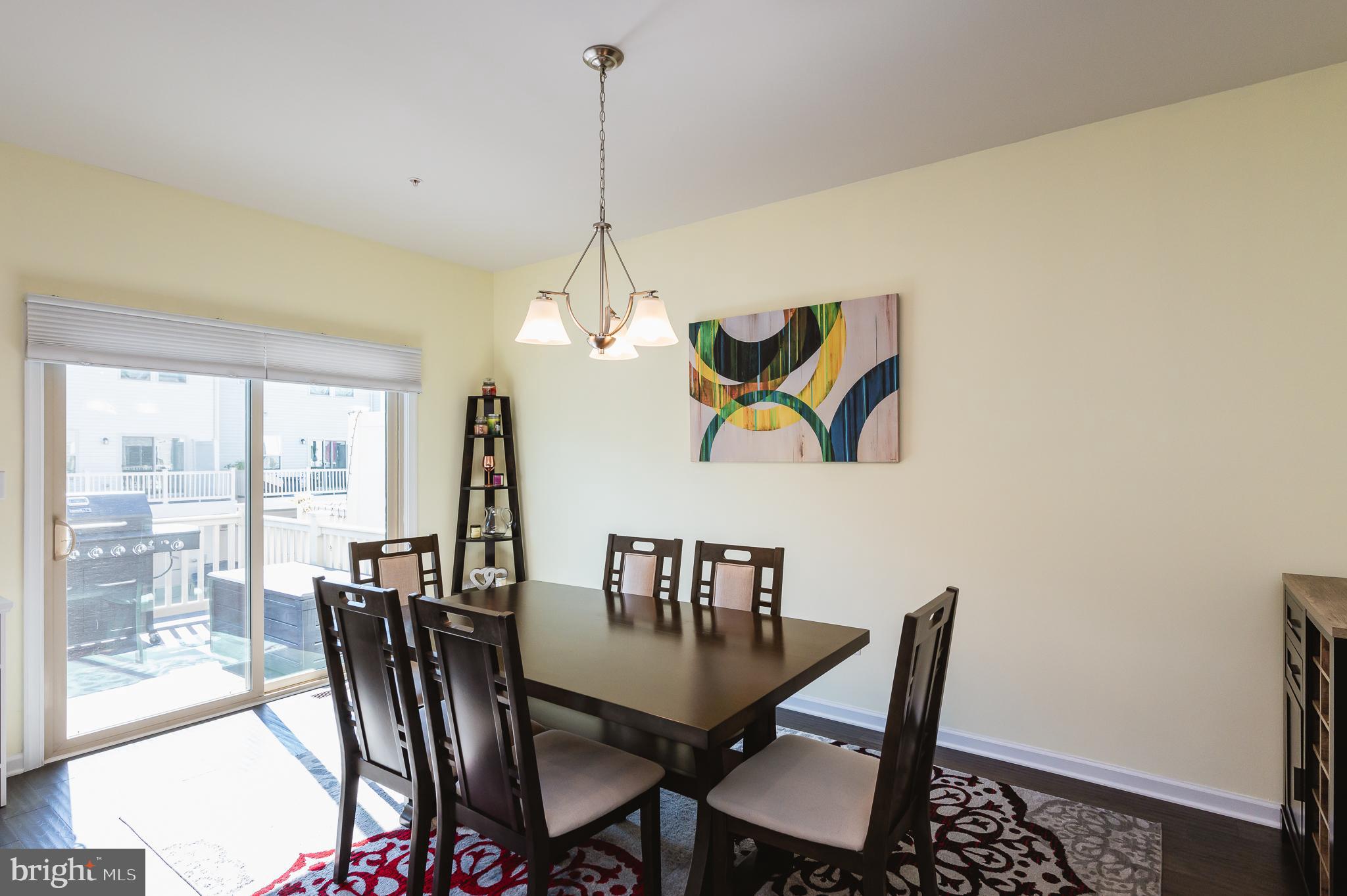 MIDDLE RIVER - Residential