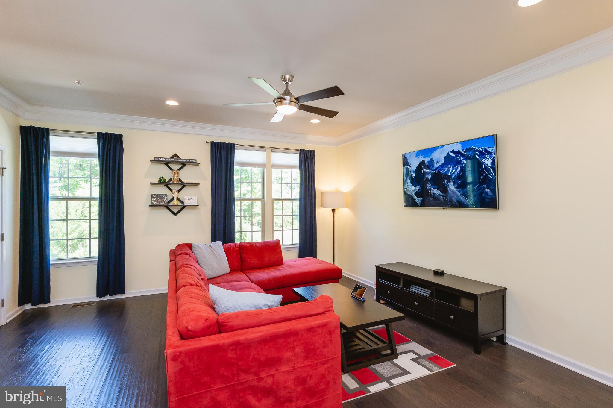 MIDDLE RIVER - Residential