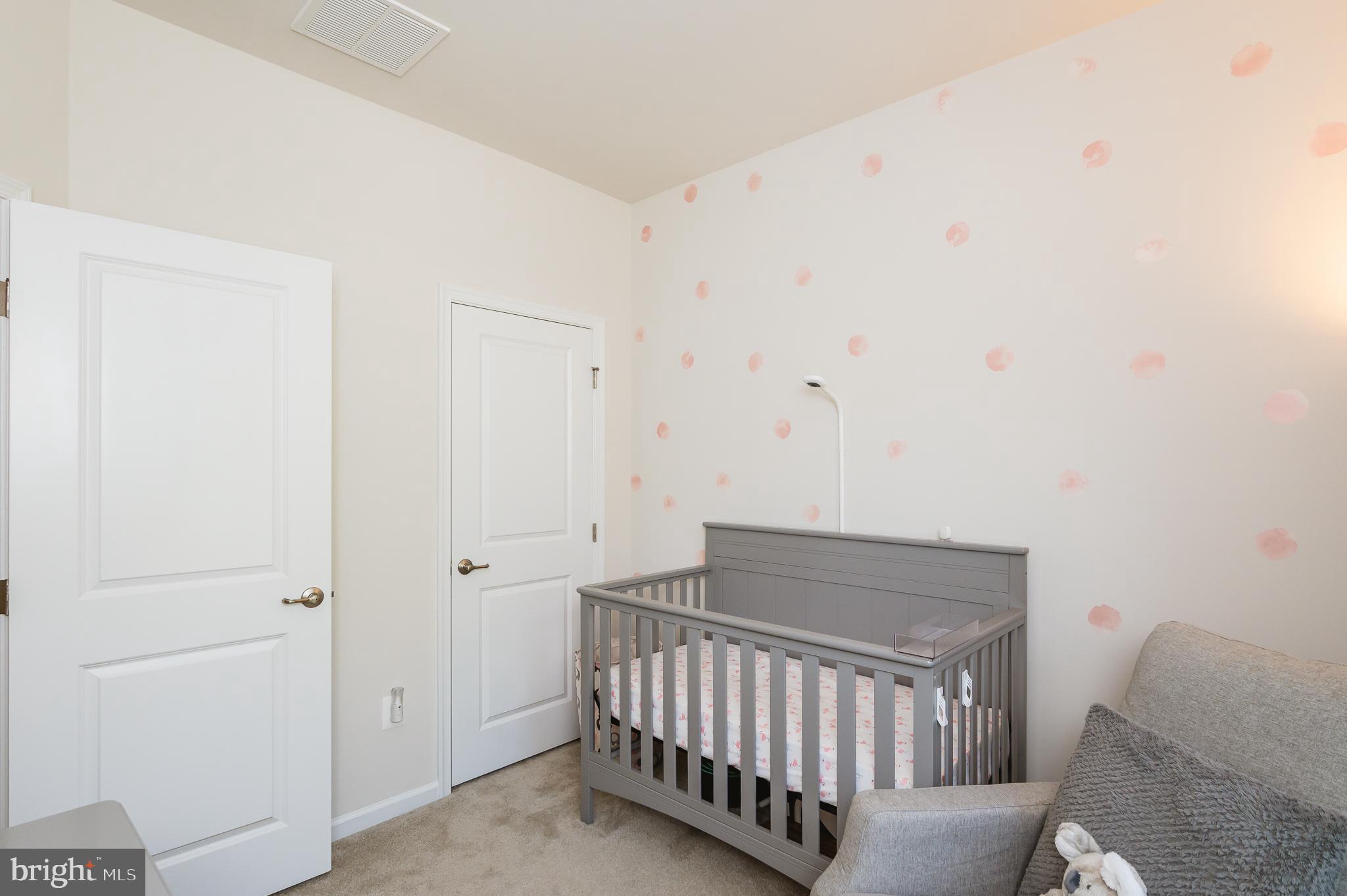 MIDDLE RIVER - Residential