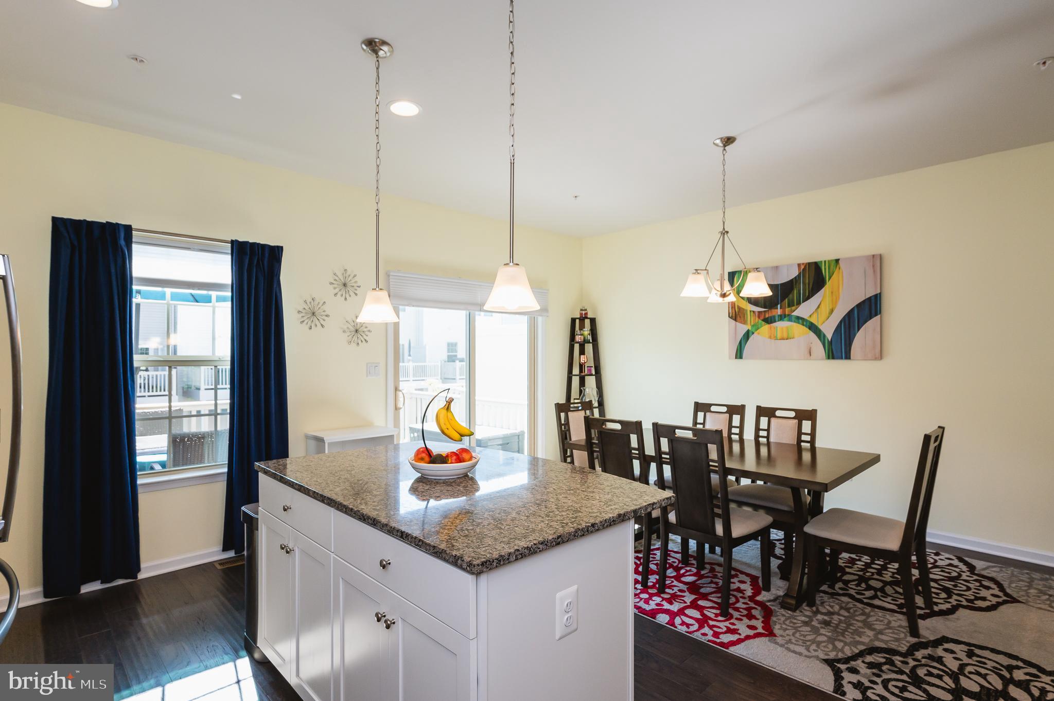 MIDDLE RIVER - Residential