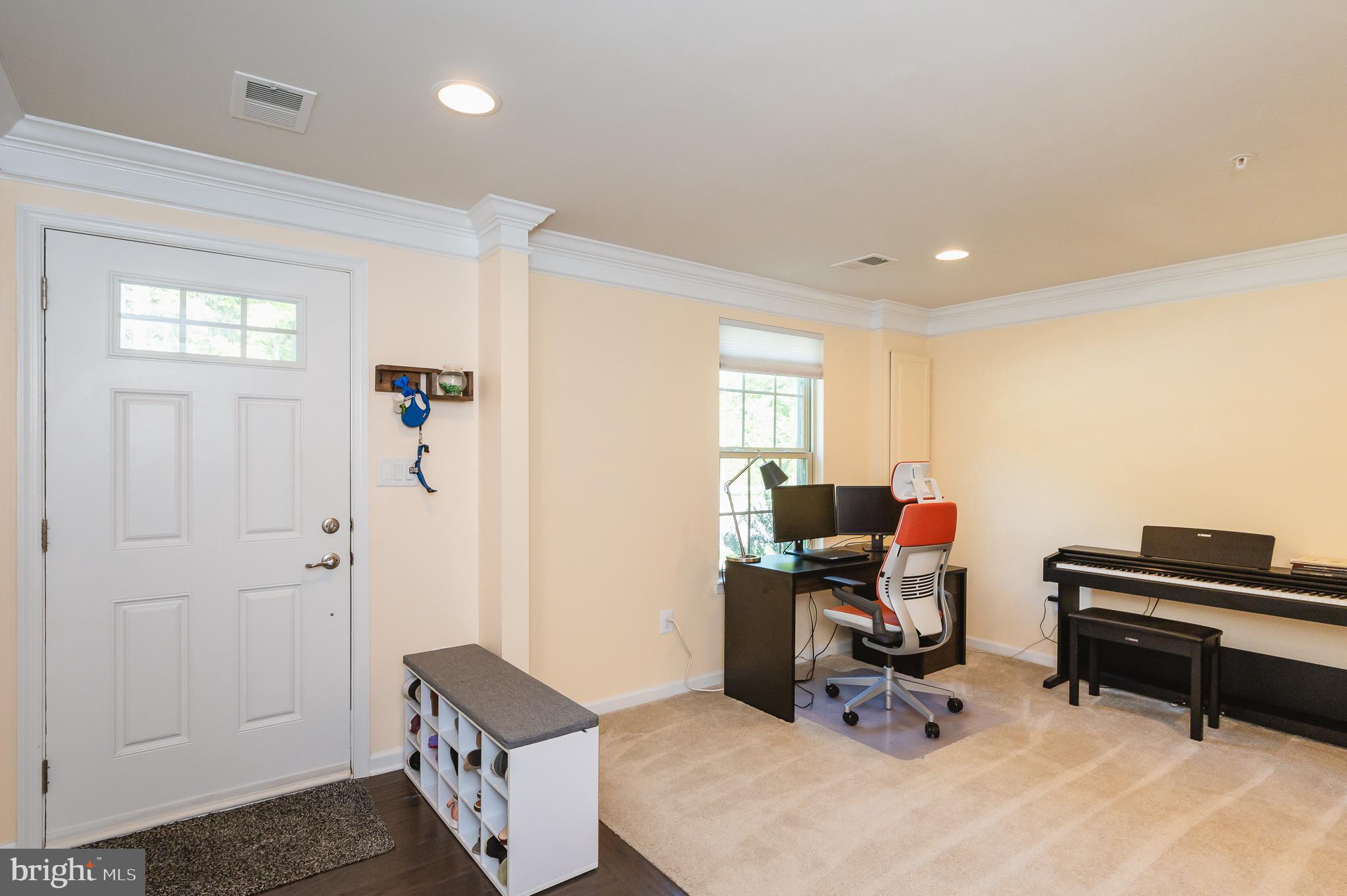 MIDDLE RIVER - Residential