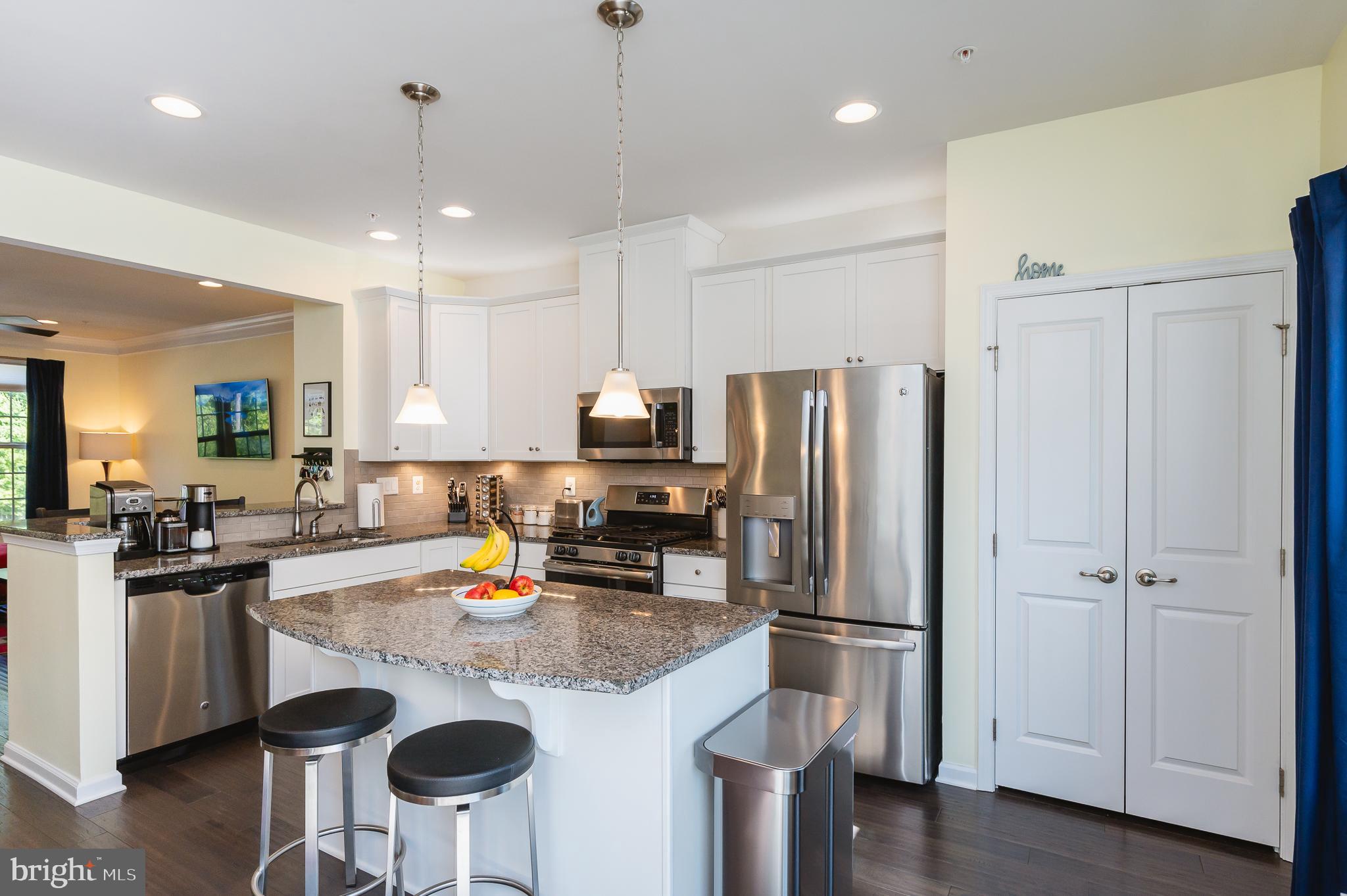 MIDDLE RIVER - Residential