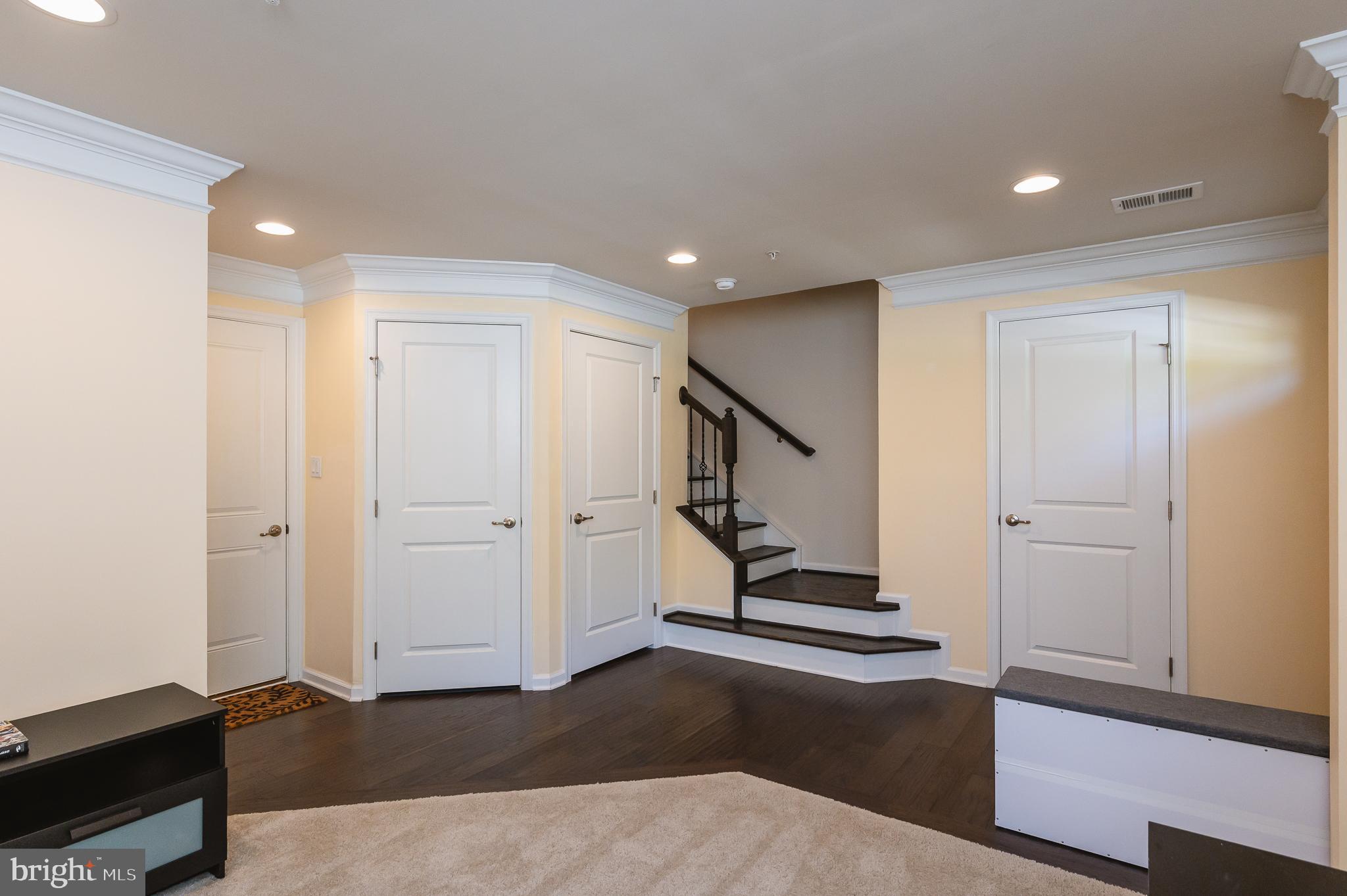 MIDDLE RIVER - Residential