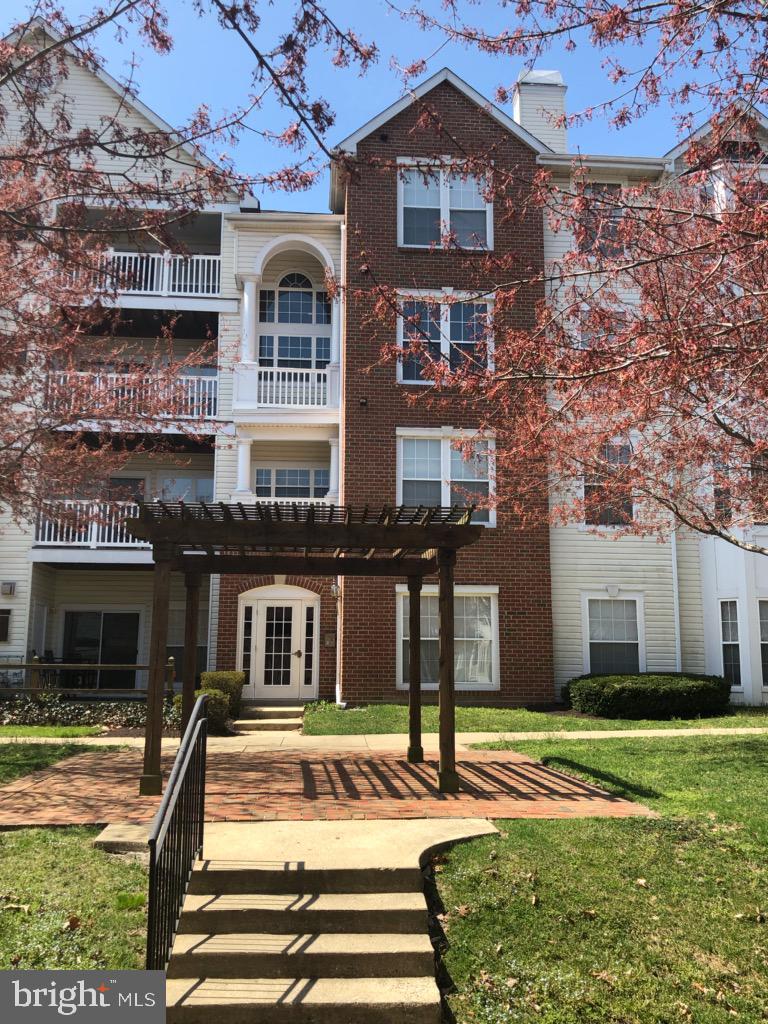 RUSSETT - Residential