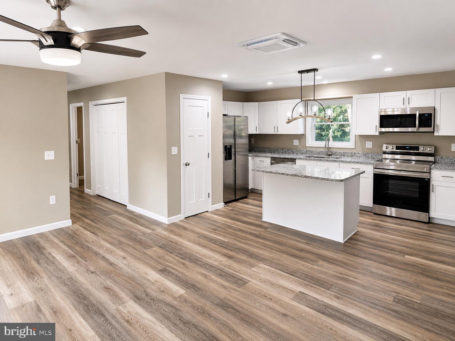 193 YOUNG LANE - Photo 4