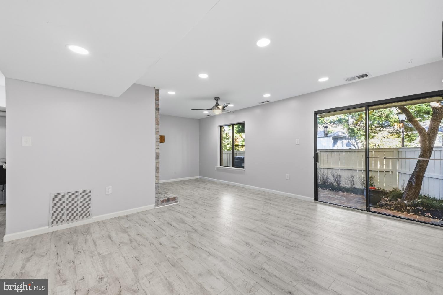5822 BARNWOOD PLACE 9