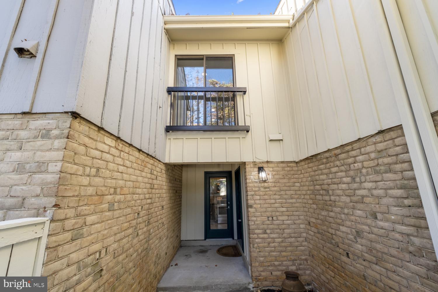 5822 BARNWOOD PLACE 9