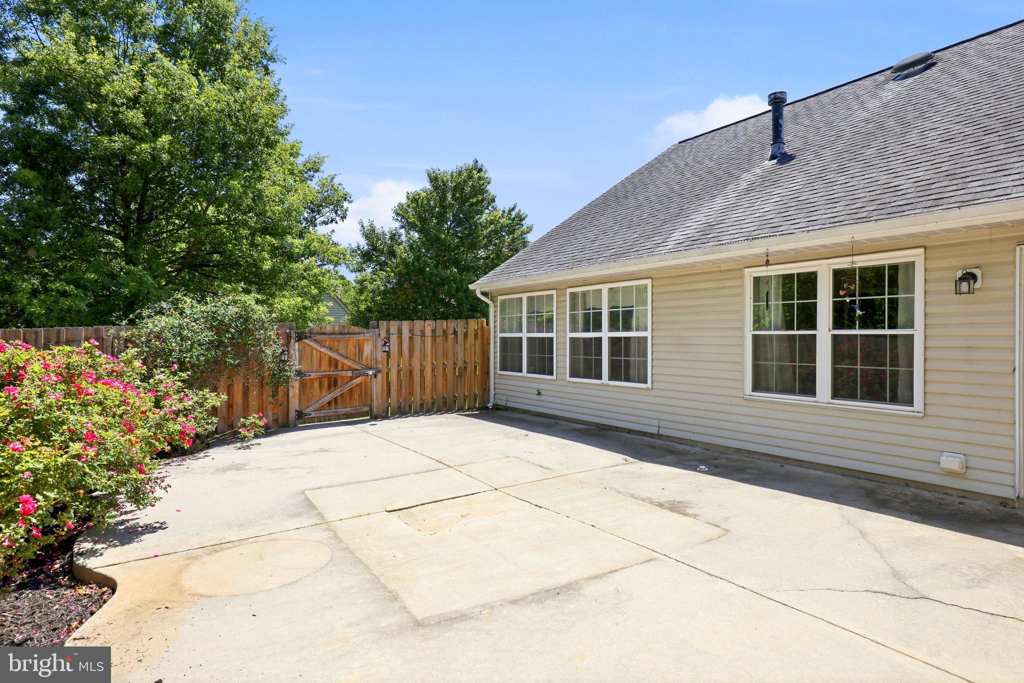 SUMMERLAKE - Residential