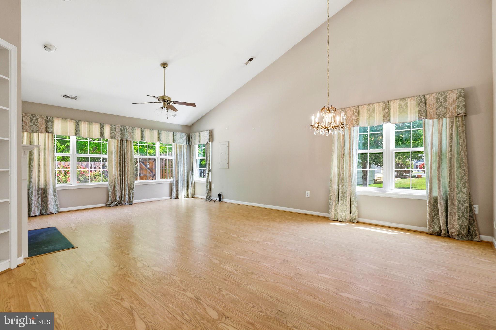SUMMERLAKE - Residential