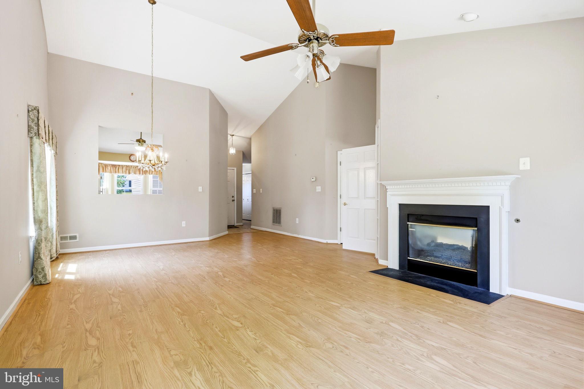 SUMMERLAKE - Residential