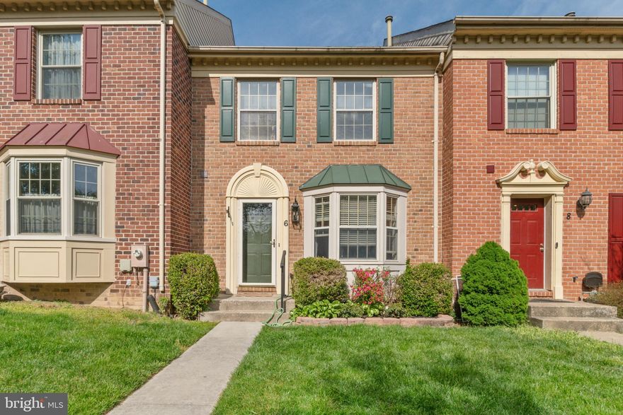 3 BR 3 1/2 BA Townhouse in Popular Loveton Farms. All new appliances. Hardwood floors main level. New carpet upstairs. Finished basement. Refurbished upstairs Bathrooms. New recessed lighting and lights. This will go quick in the best school district in BA CO. Also comes with $1500 closing credit from Crown Title and Modern Mortgage.