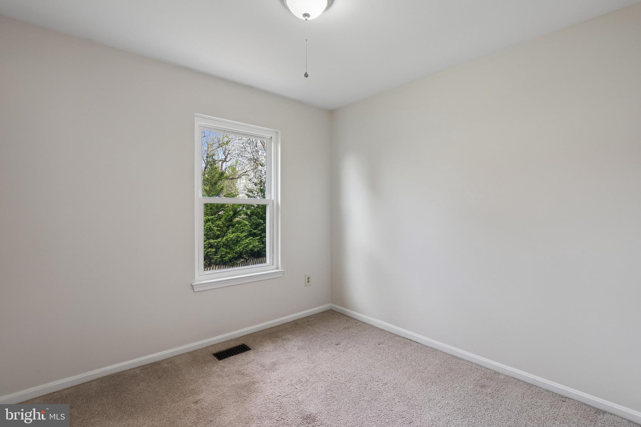 EMERALD CHASE - Residential